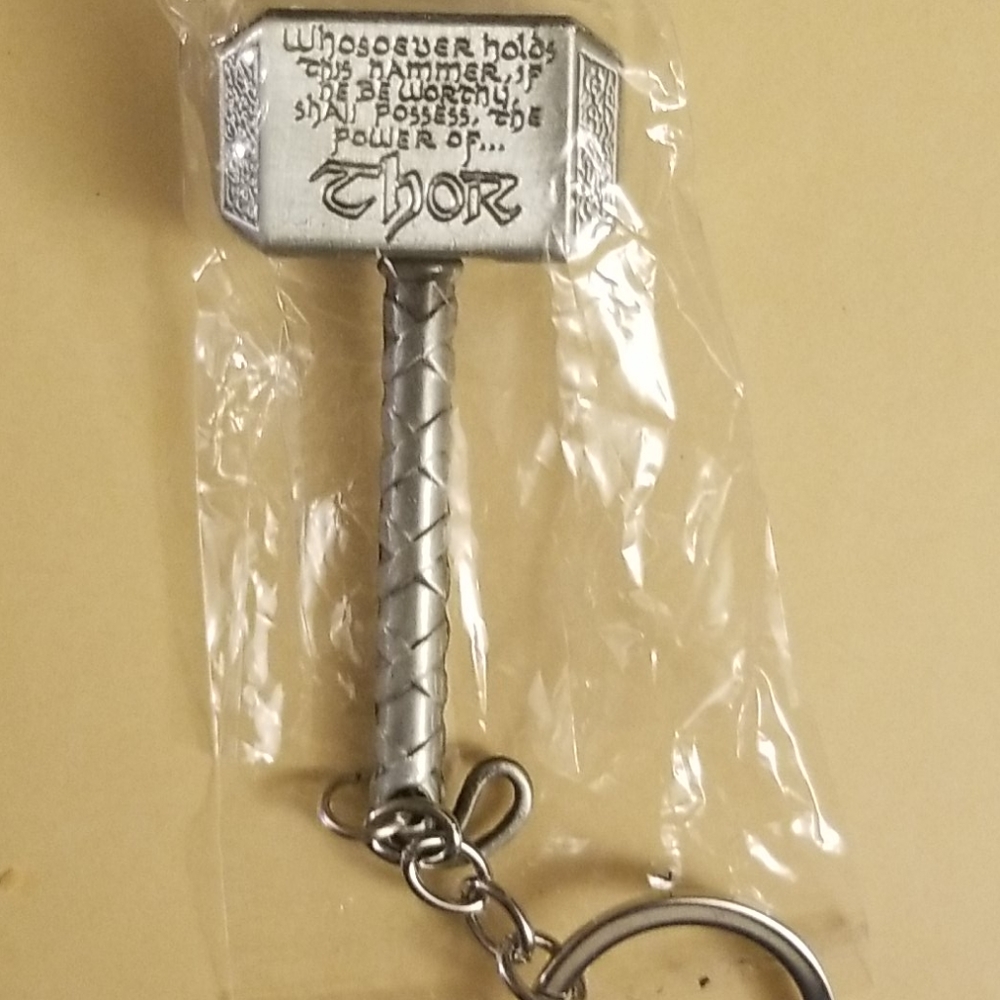 Thor Mjolnir keychain